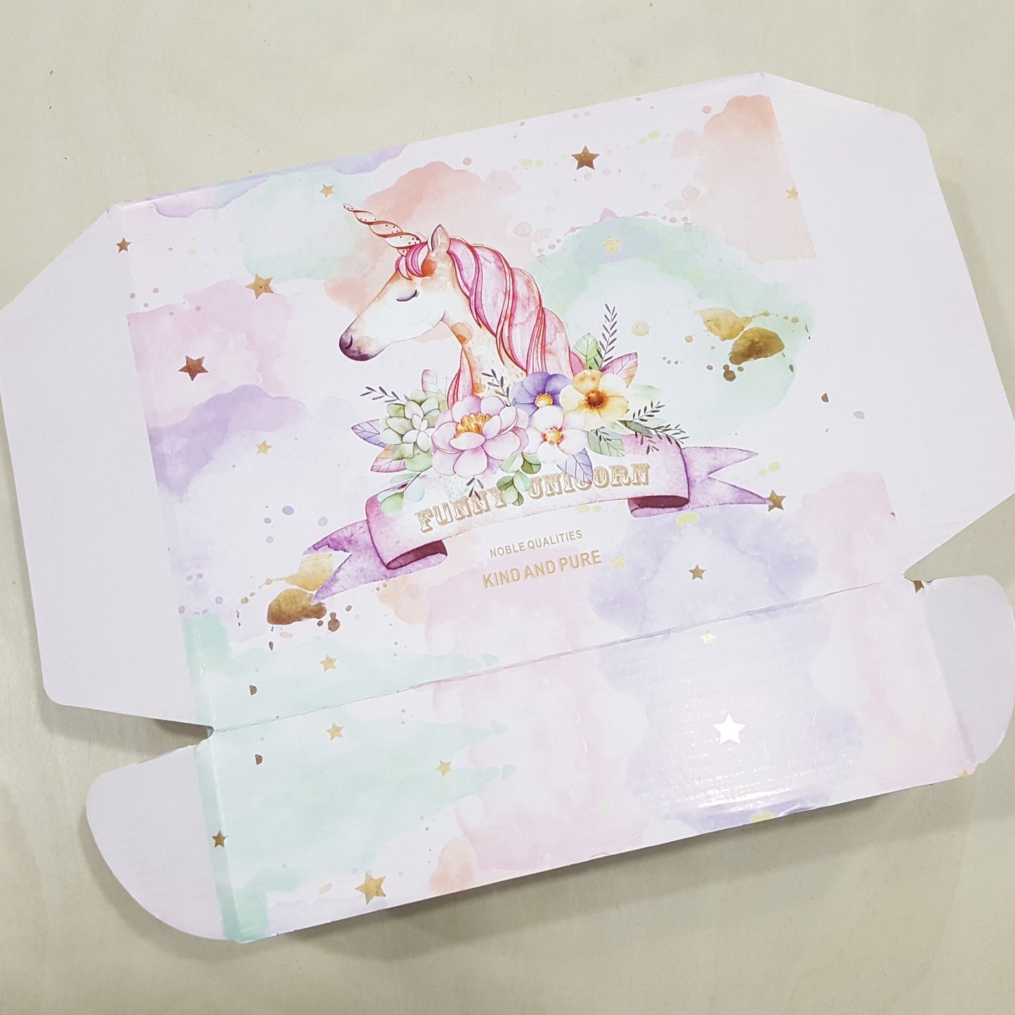 獨角獸粉紅包裝盒一個 (25x20x7cm)