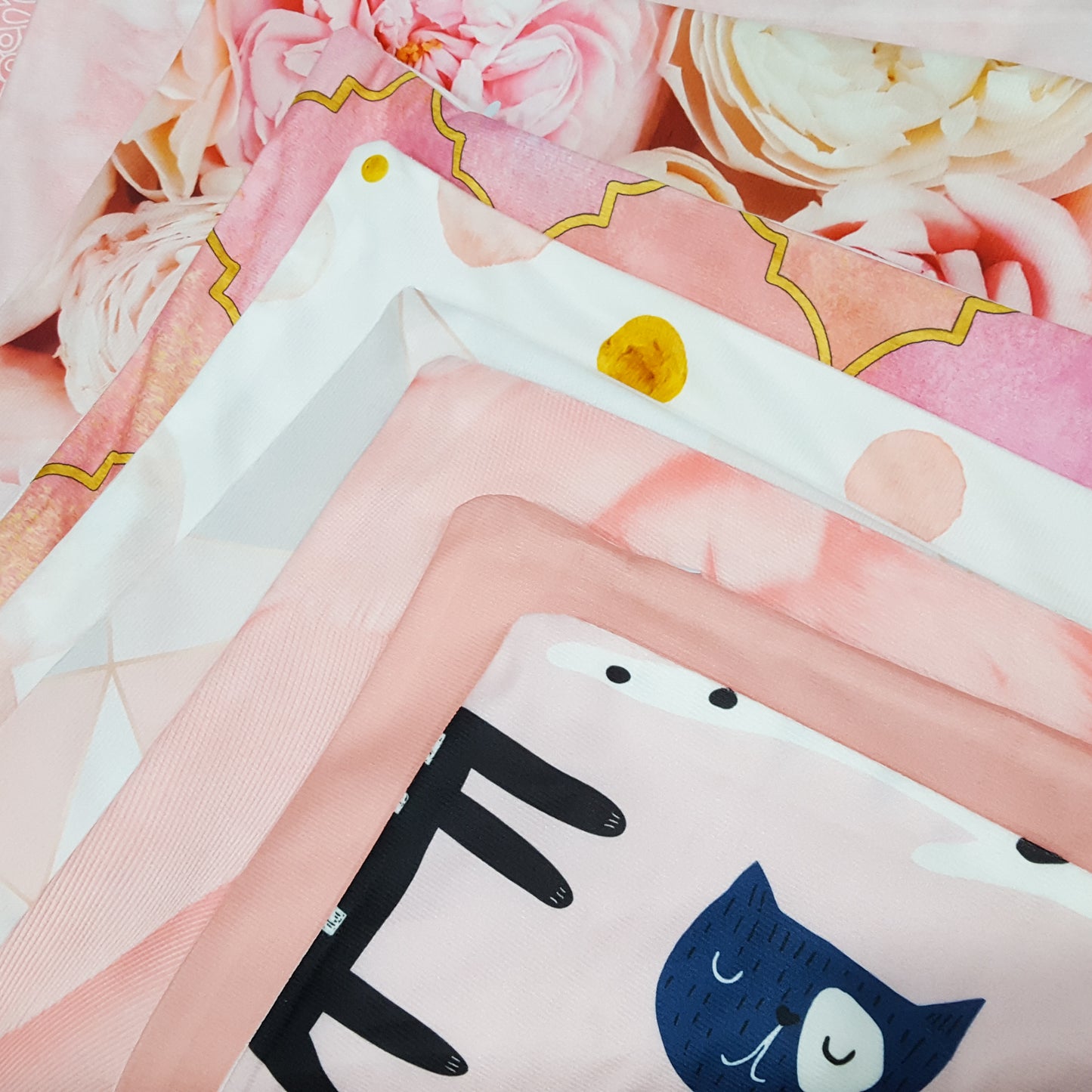 Cushion Pink 粉紅時尚圖案𠱸咕套