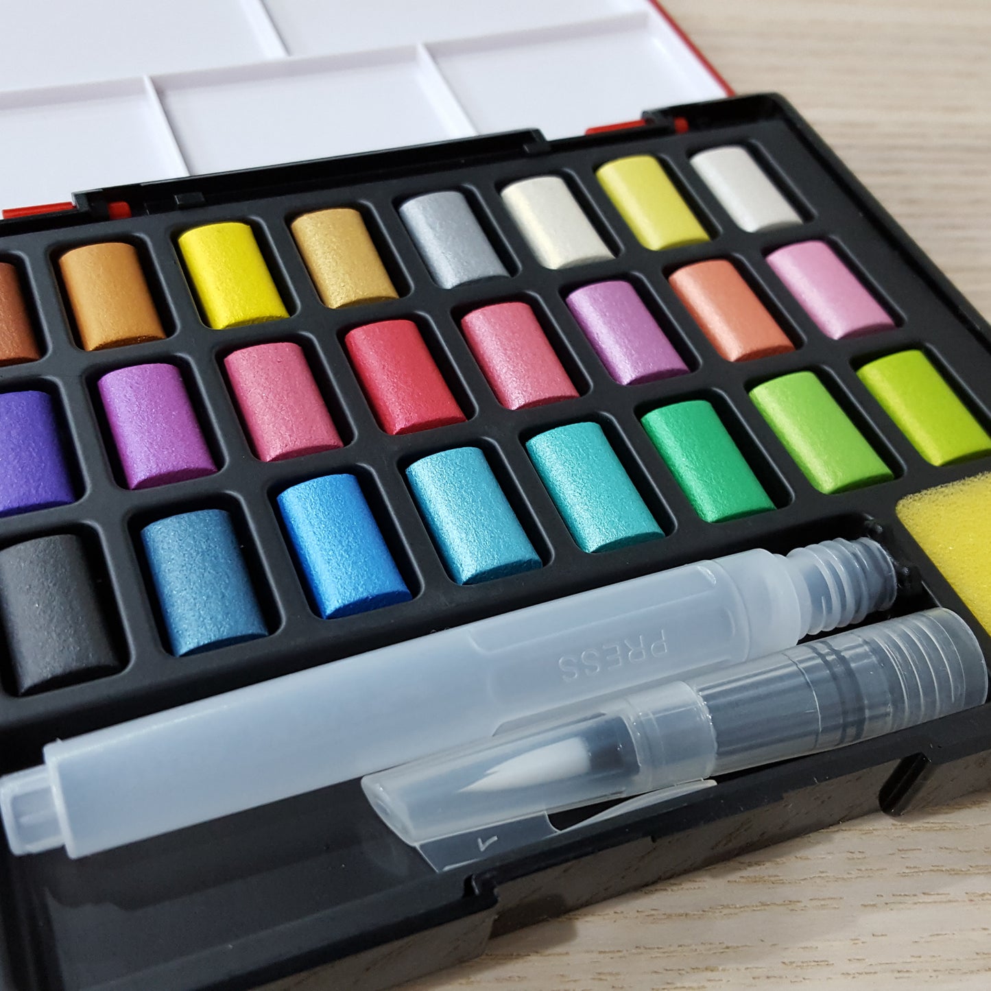 Faber Castell 24 Solid Watercolours Metallic Set