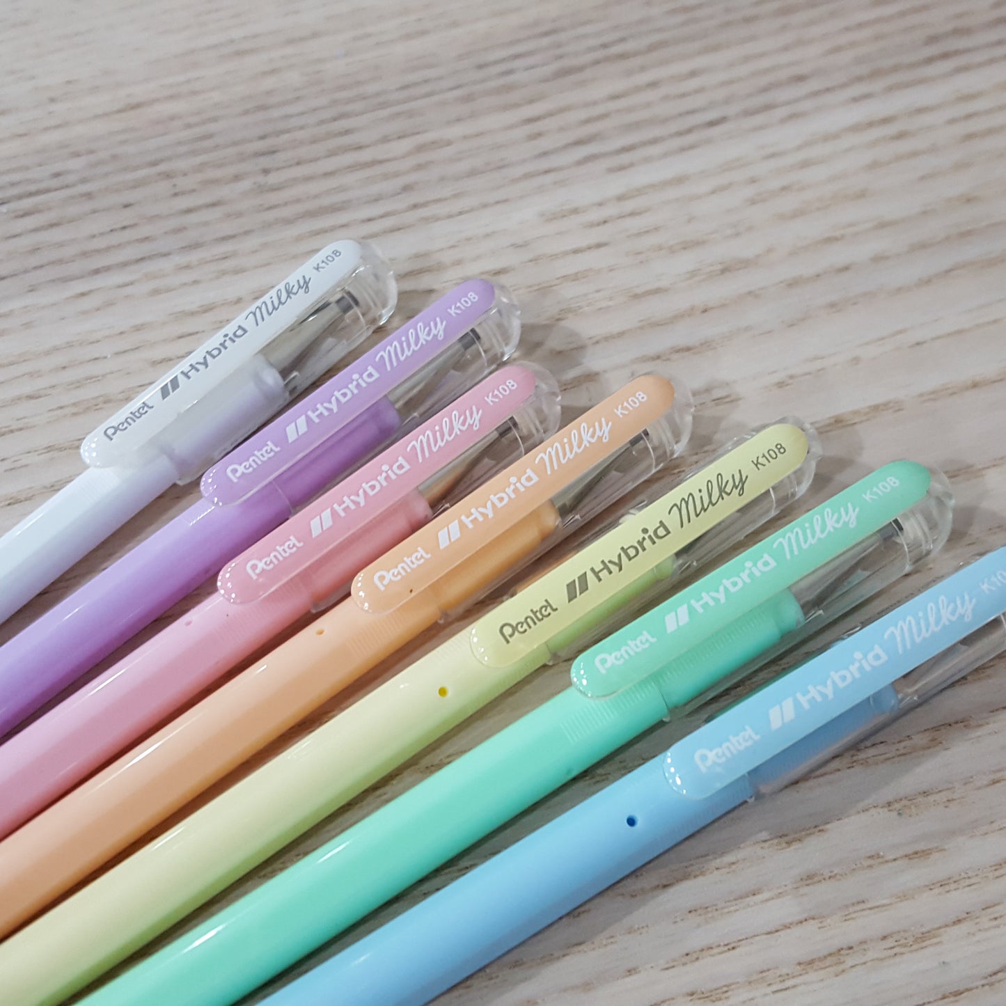 Pentel Hybrid Milky 0.8mm