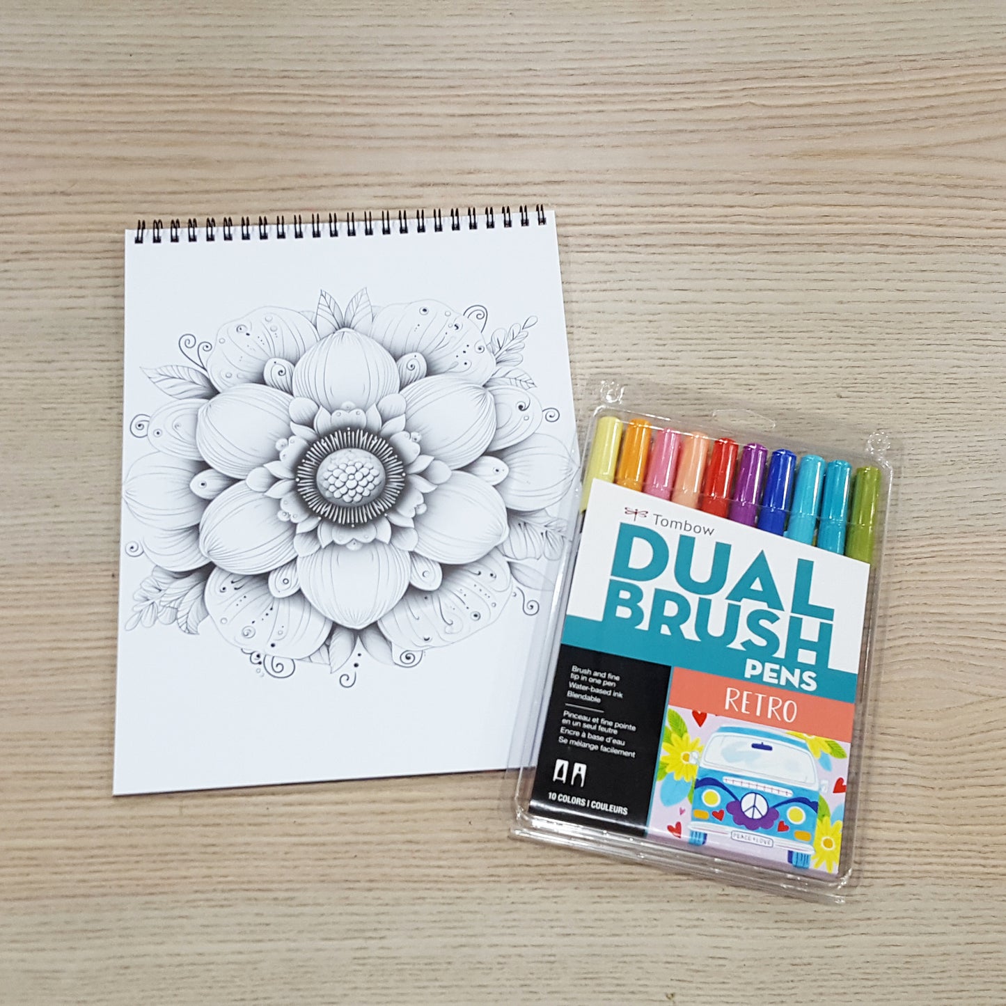 聖誕優惠2:A4填色本+10色ABT Brush套裝