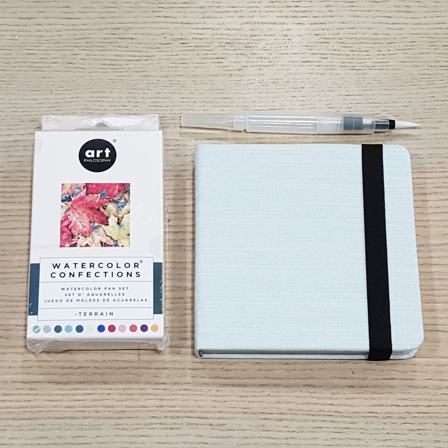聖誕優惠4:水彩磚顔料+水彩本+儲水筆