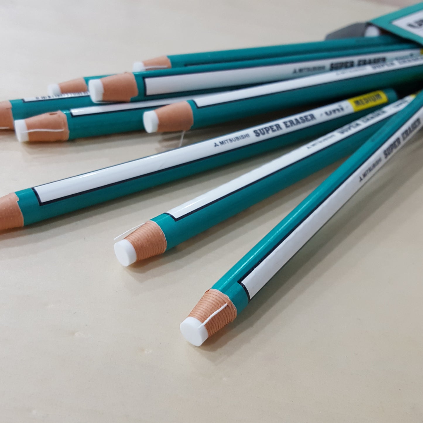 UNI EK-100 Eraser 擦膠筆